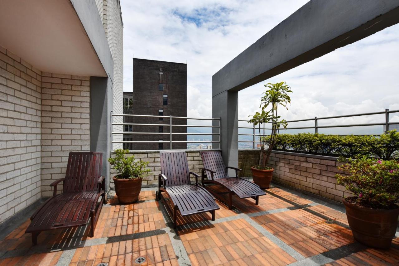 Cyan Suites Poblado By Mde Bnb Medellín Kültér fotó