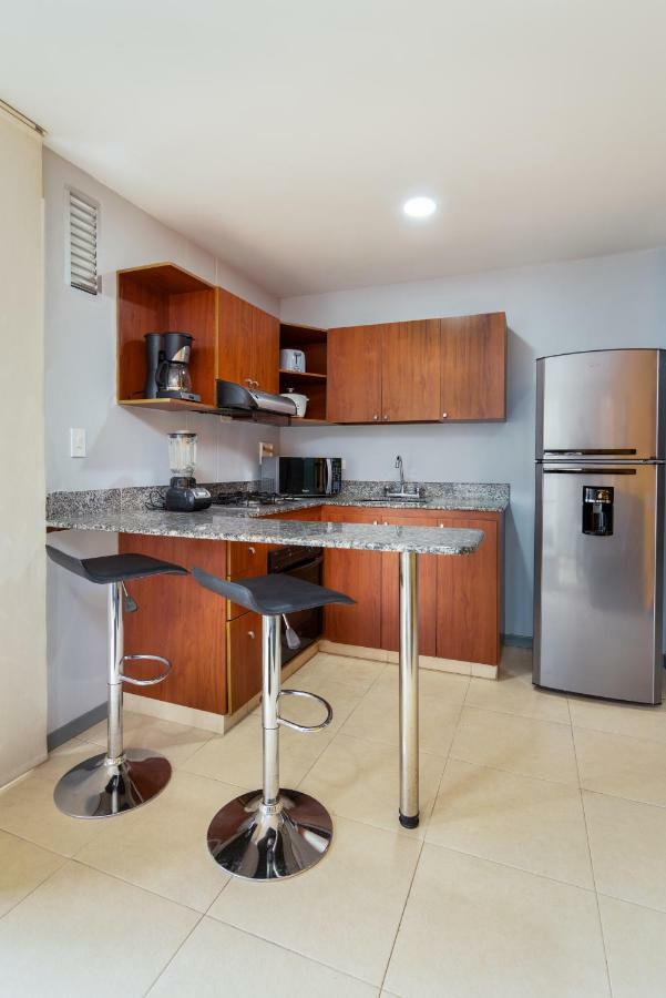 Cyan Suites Poblado By Mde Bnb Medellín Kültér fotó