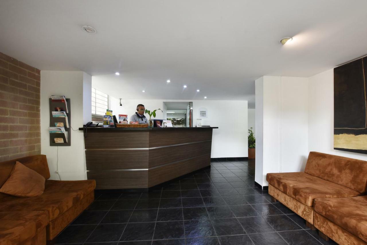 Cyan Suites Poblado By Mde Bnb Medellín Kültér fotó